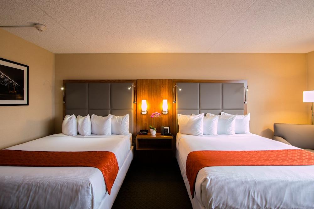 Ramada By Wyndham Northern Grand Hotel & Conference Centre Fort St. John Exterior photo